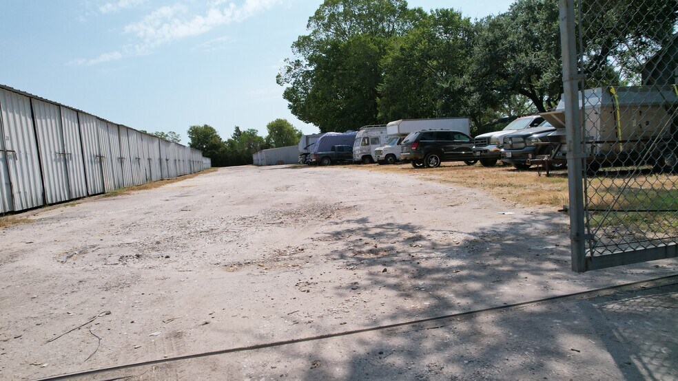 4931 Allen Genoa Rd, Pasadena, TX 77504 Self Storage For Sale