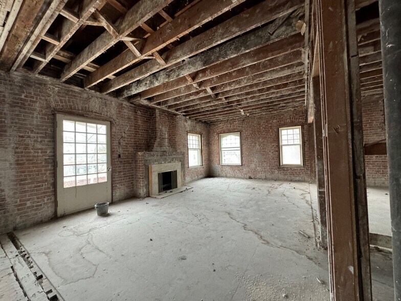 More Photos Of 1306 N Monroe St, Spokane Specialty For Sale