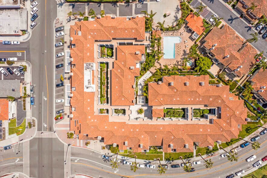 More Photos Of 501 Main St, Huntington Beach Storefront Retail Residential For Lease