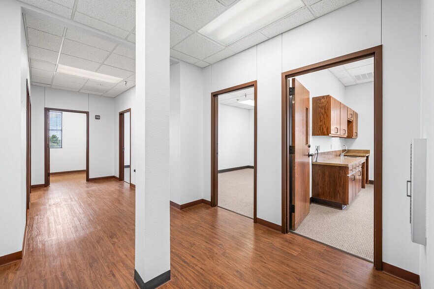 More Photos Of 7202 Slide Rd, Lubbock Medical For Lease