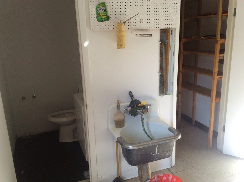 More Photos Of 5636 US Route 60, Huntington Unknown For Lease