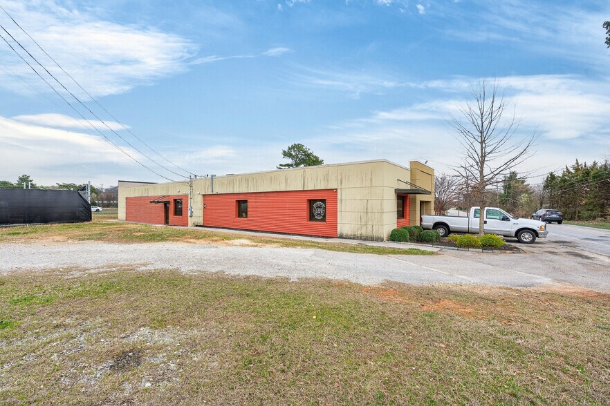 More Photos Of 325 New Neely Ferry Rd, Mauldin Warehouse For Sale