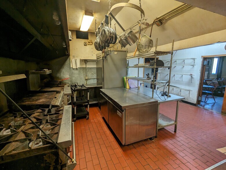 More Photos Of 17 Main St, Ballston Lake Restaurant For Lease