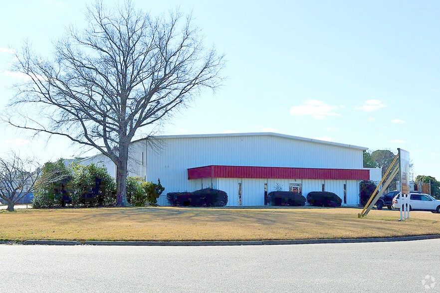 Primary Photo Of 814 Maxwell Dr, Hampton Manufacturing For Lease