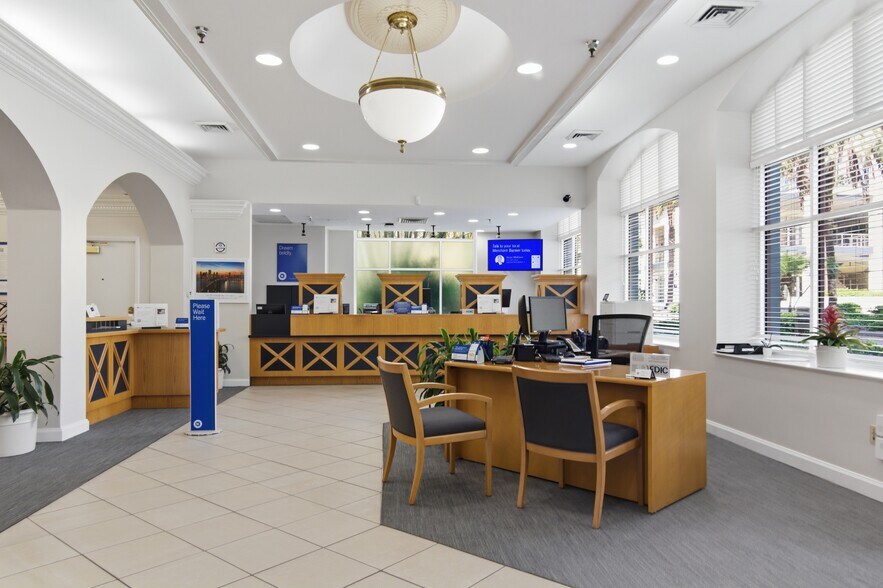 More Photos Of 100 2nd Ave N, Saint Petersburg Office For Sale