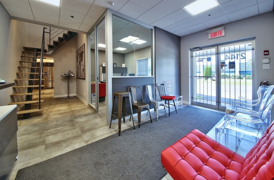 More Photos Of 2130-2154 Rue de la Province, Longueuil Warehouse For Sale