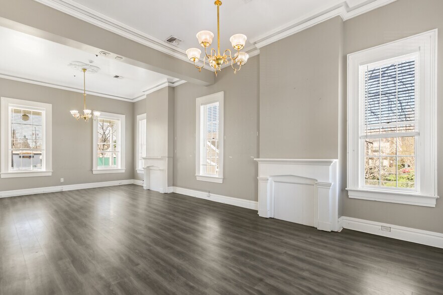 More Photos Of 1111-1123 D St, Sacramento Specialty For Sale