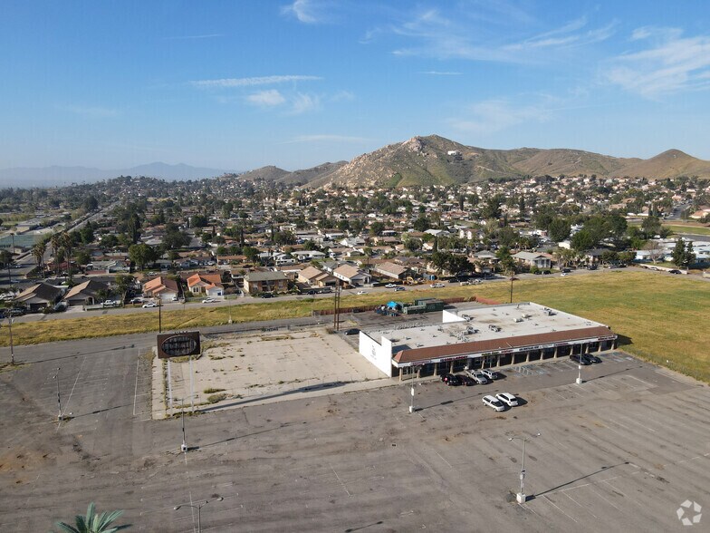 Primary Photo Of 6336 Mission Blvd, Jurupa Valley Fast Food For Sale