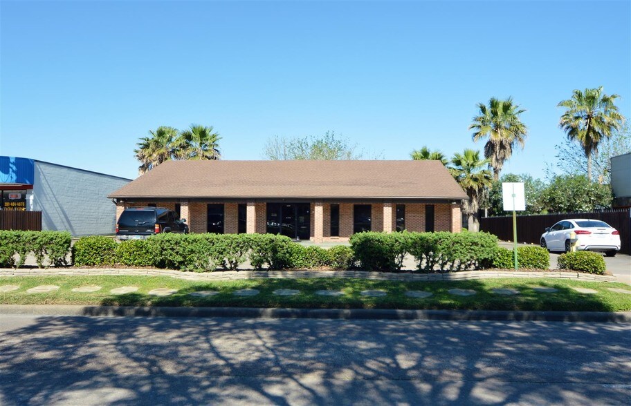 More Photos Of 12325 Scarsdale Blvd, Houston Medical For Sale