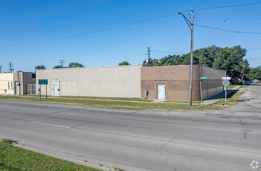 More Photos Of 20869 Mound Rd, Warren Warehouse For Sale