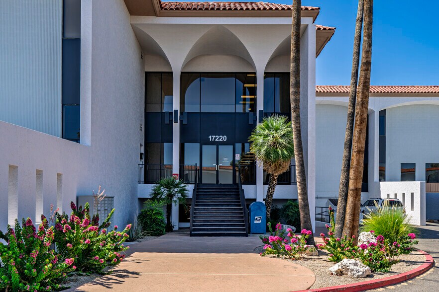 More Photos Of 10451 W Palmeras Dr, Sun City Medical For Lease