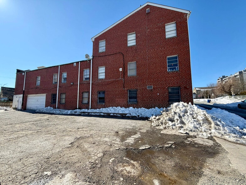More Photos Of 5209 York Rd, Baltimore Office For Sale