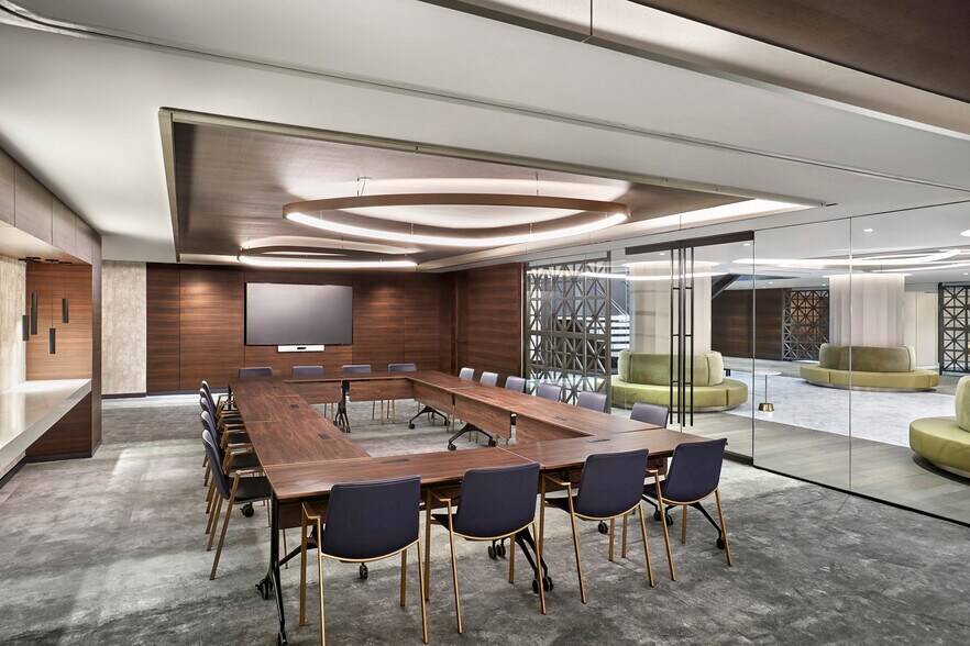 More Photos Of 1300 I St NW, Washington Office For Lease