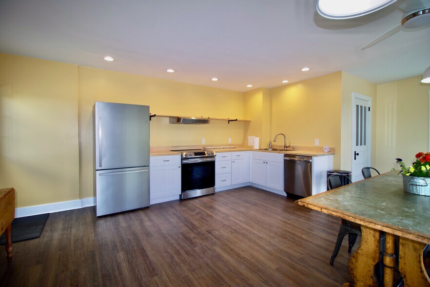 More Photos Of 3476 Fairview Rd, Lewisburg Specialty For Sale