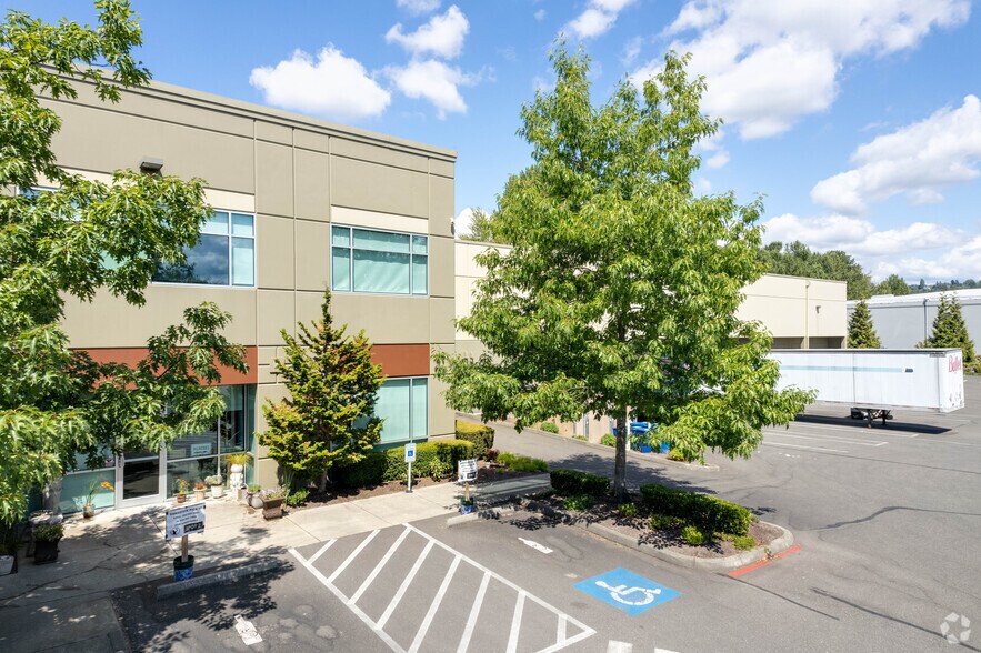 More Photos Of 720 SW 34th St, Renton Warehouse For Lease