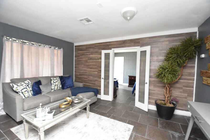 More Photos Of 736 Wilson Rd, Humble Medical For Lease