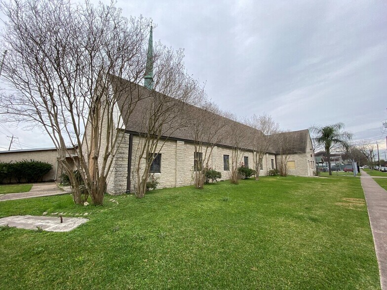 More Photos Of 6601 Sherman St, Houston Lodge Meeting Hall For Sale