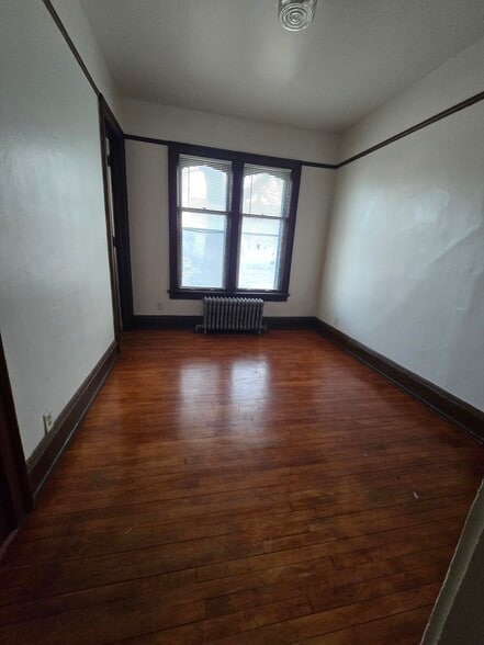 More Photos Of 924 S 19th St, Milwaukee Apartments For Sale