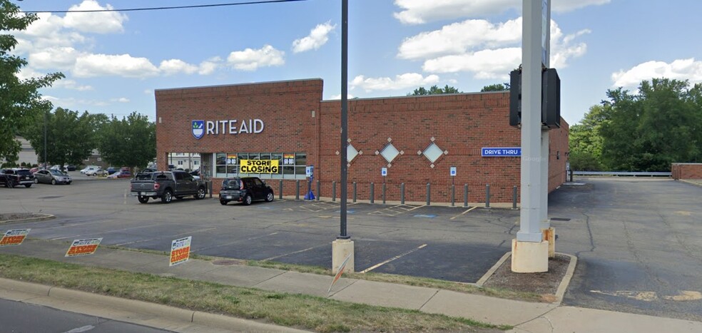 Primary Photo Of 1895 W State St, Alliance Drugstore For Sale