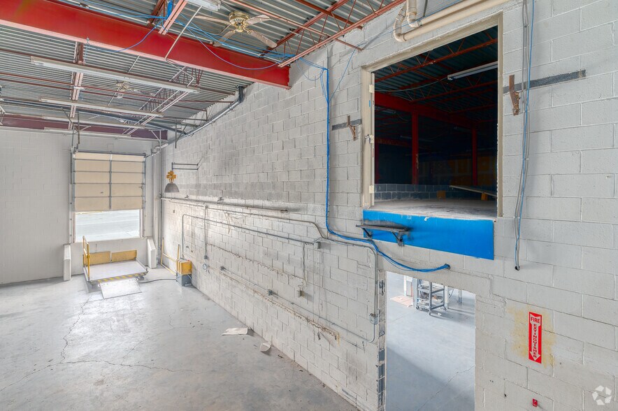 More Photos Of 630 Maryland Ave, Charleston Warehouse For Lease