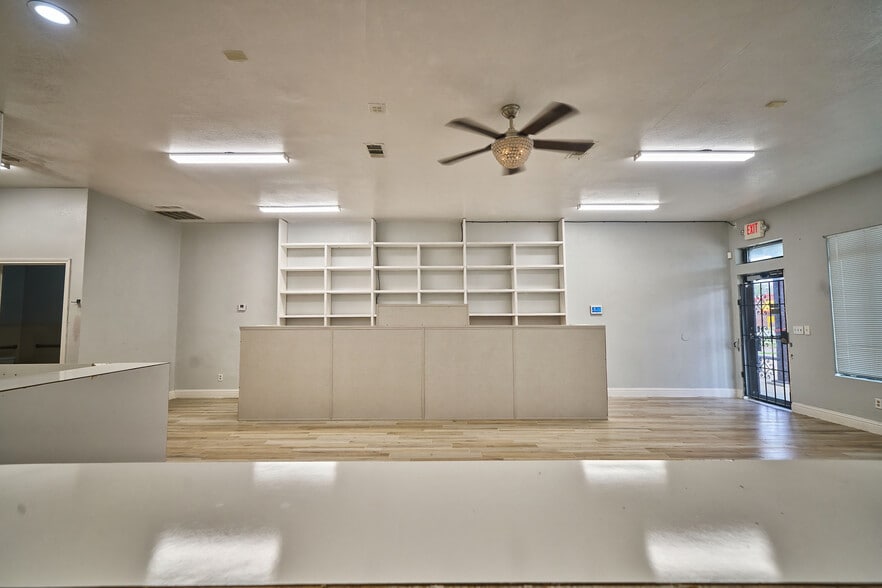 More Photos Of 2700-2704 Hemphill St, Fort Worth Medical For Sale