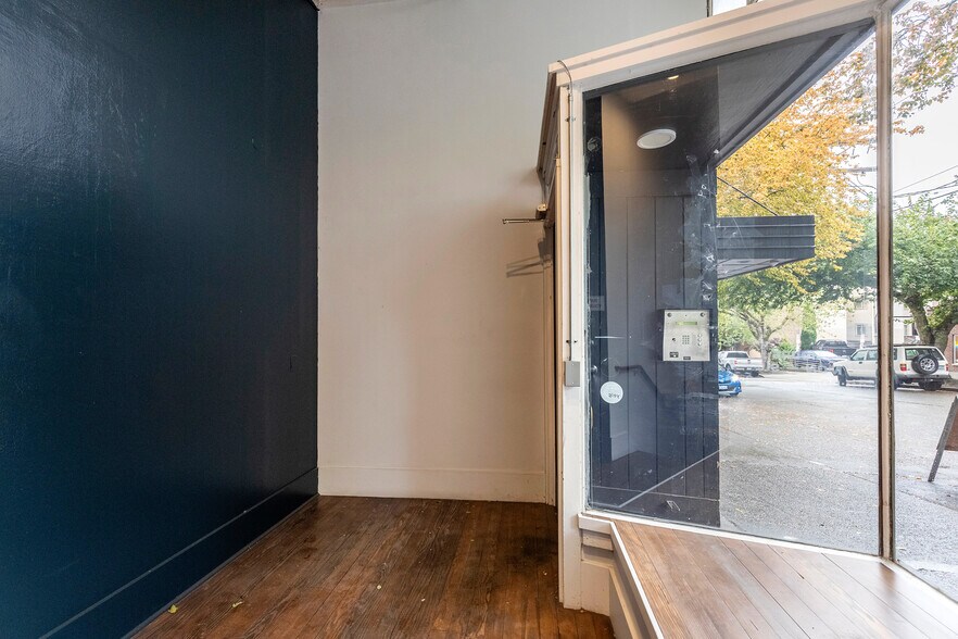 More Photos Of 3515 Fremont Pl N, Seattle Hospitality For Lease