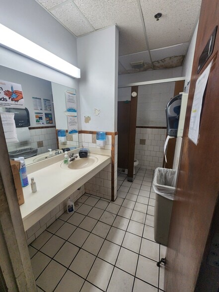 More Photos Of 99-1418 Koaha Pl, Honolulu Light Manufacturing For Sale