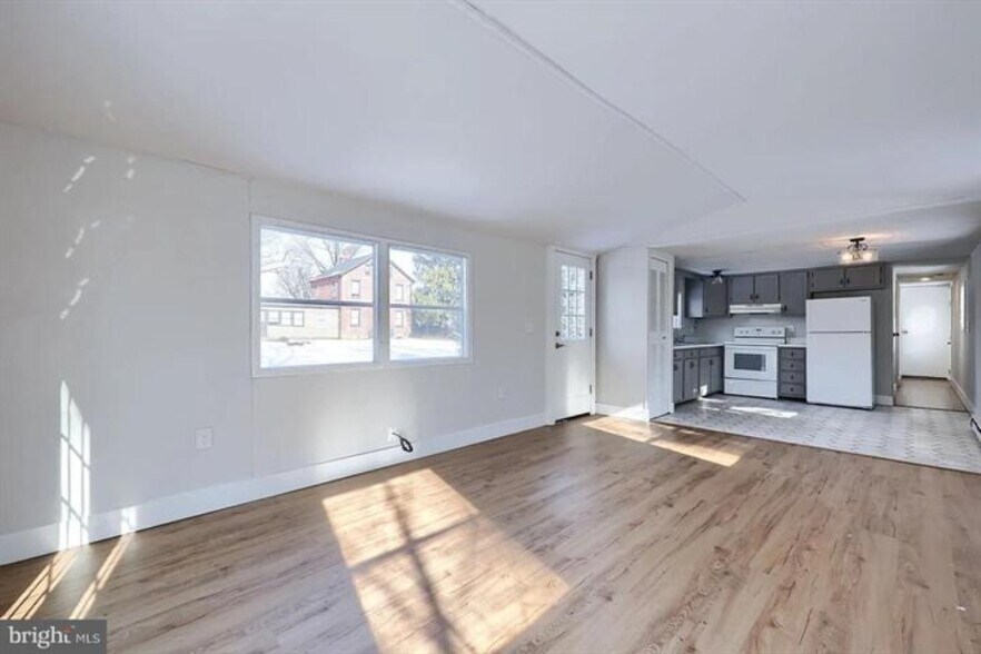 More Photos Of 936-940 Lititz Pike, Lititz Flex For Sale