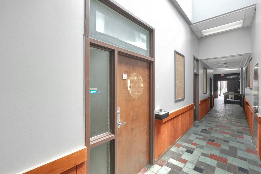 More Photos Of 3184 W Broad St, Columbus Medical For Lease