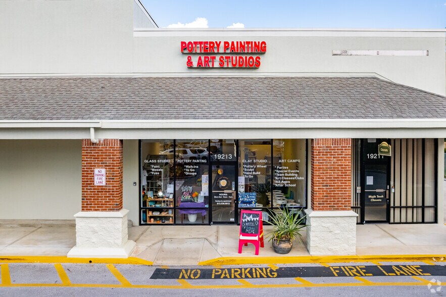 More Photos Of 19211-19247 N Dale Mabry Hwy, Lutz Unknown For Lease