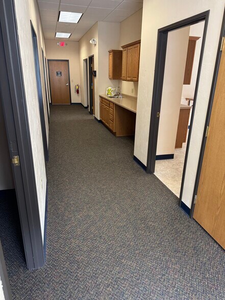 More Photos Of 2700 E Enterprise Ave, Appleton Office For Lease