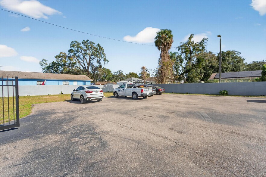 More Photos Of 3411 N 29th St, Tampa Office For Sale
