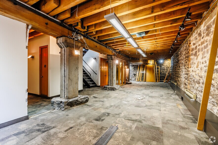 More Photos Of 59-71 Rue De Brésoles, Montréal Loft Creative Space For Lease