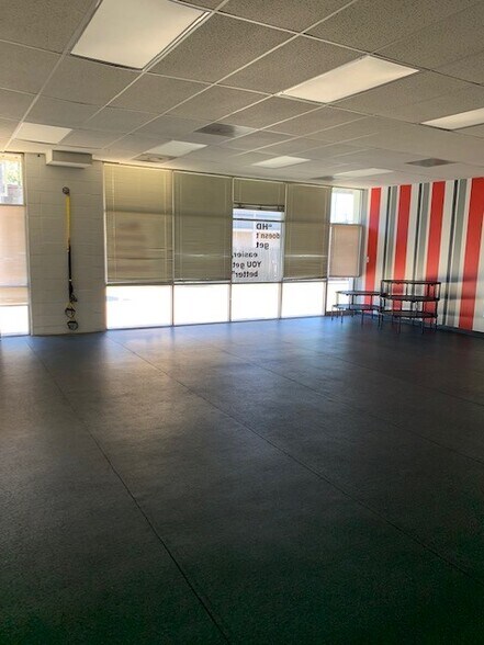 More Photos Of 9230 Florida Blvd, Baton Rouge General Retail For Sale