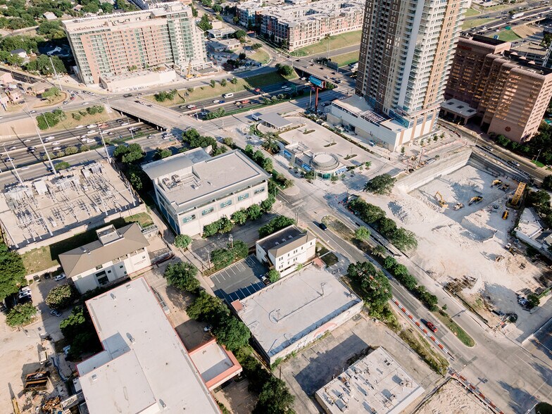 More Photos Of 614 E 12th St, Austin Office For Sale