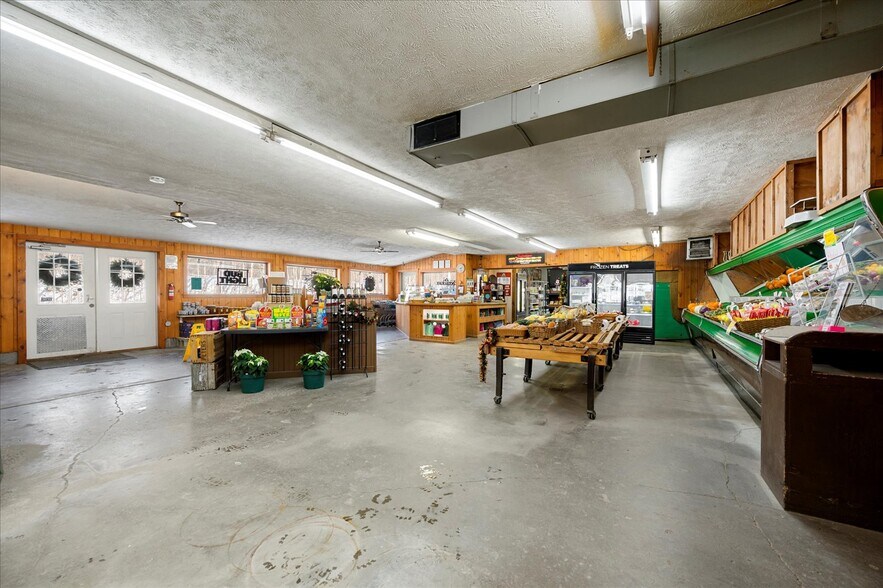 More Photos Of 485 Seneca St, Sherrill Freestanding For Sale