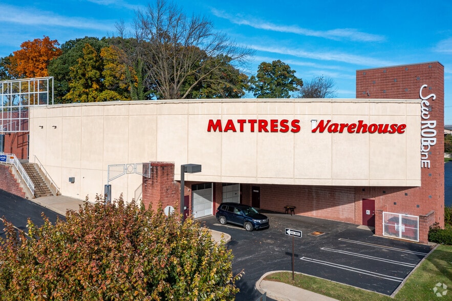More Photos Of 268 W Dekalb Pike, King Of Prussia Freestanding For Lease