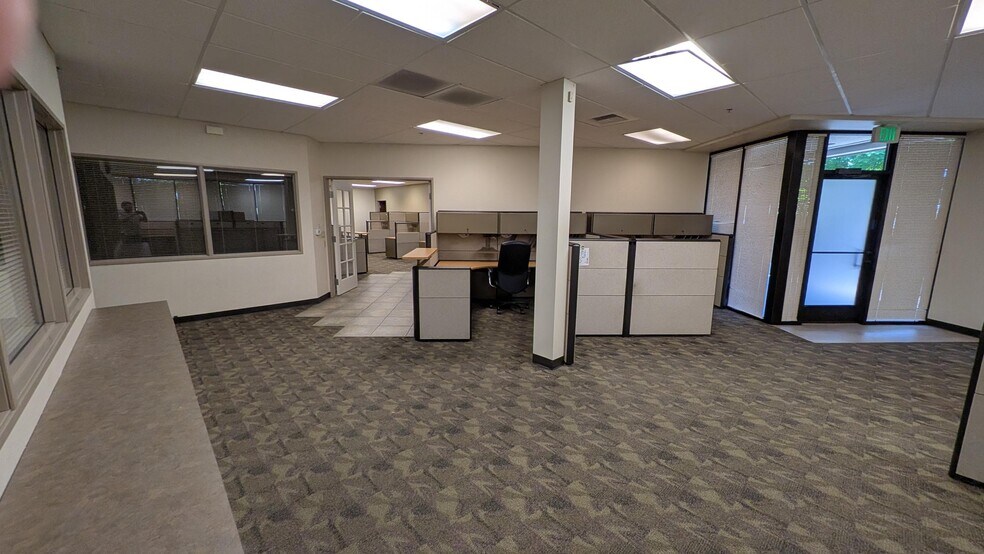 More Photos Of 5304 Roseville Rd, North Highlands Warehouse For Lease