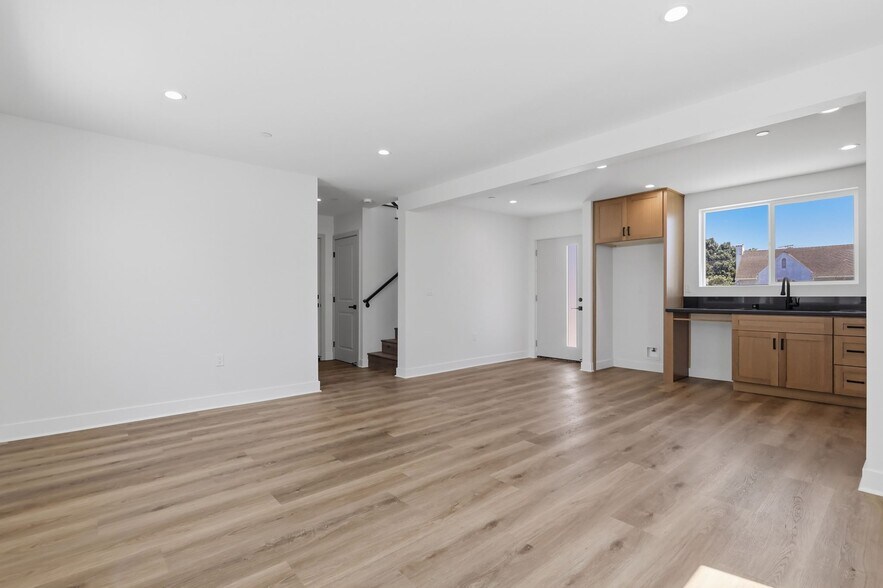 More Photos Of 1507 W 83rd St, Los Angeles Apartments For Sale