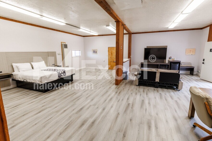 More Photos Of 1075 S Highway 191, Moab Hotel For Sale
