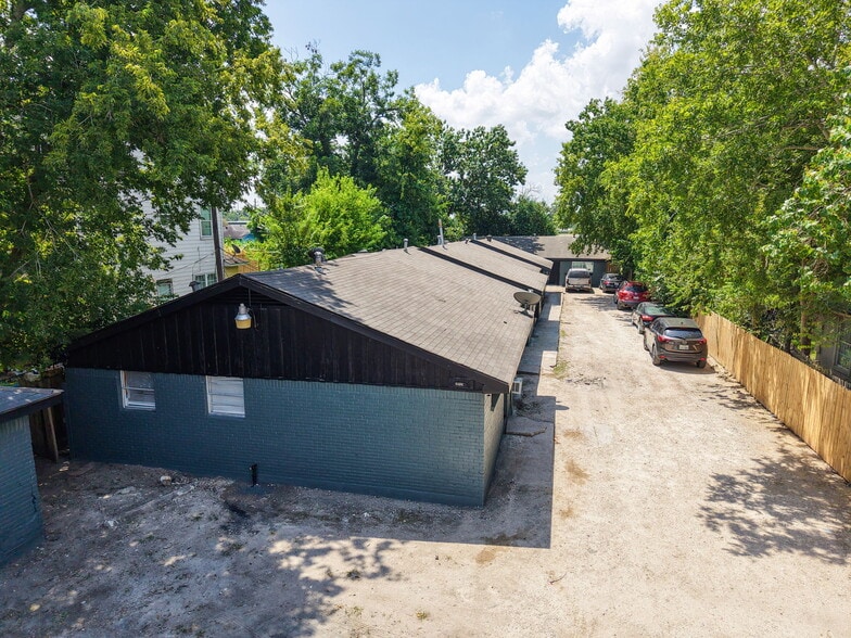 More Photos Of 5022 Mallow St, Houston Apartments For Sale