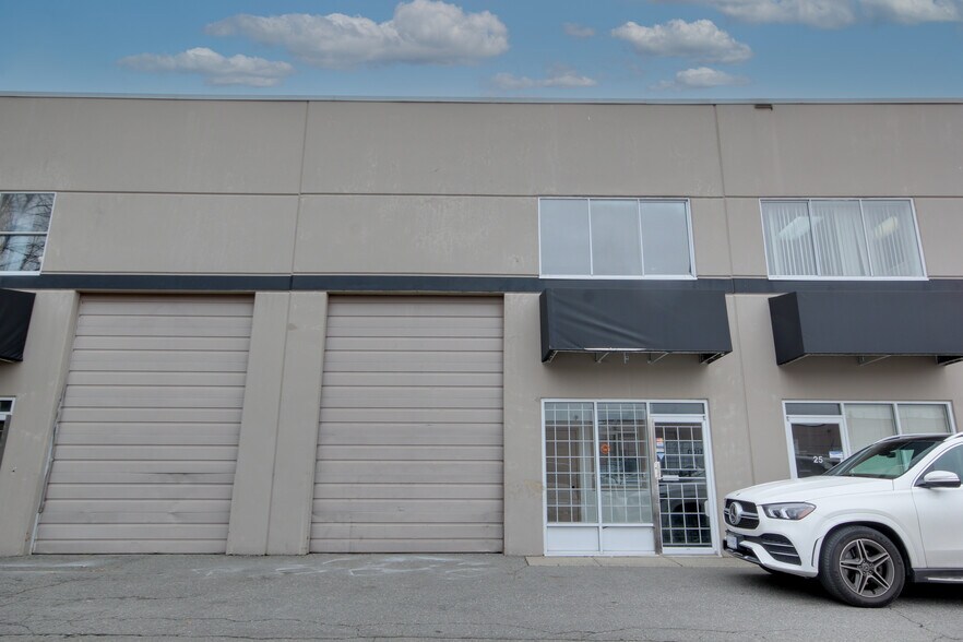 More Photos Of 8333 130th St, Surrey Flex For Sale