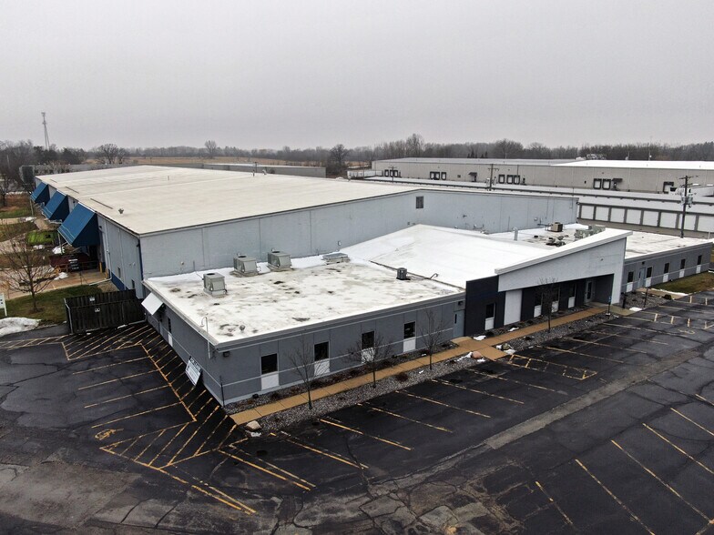 More Photos Of W395N5701 Frontier Rd, Oconomowoc Manufacturing For Lease