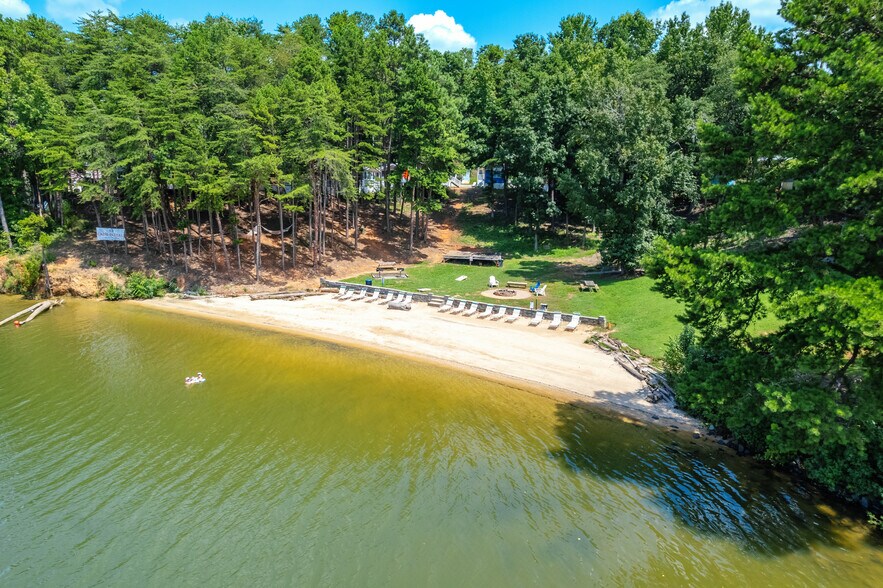 More Photos Of 14629 Rainbarrel Road, Charlotte Hotel For Sale