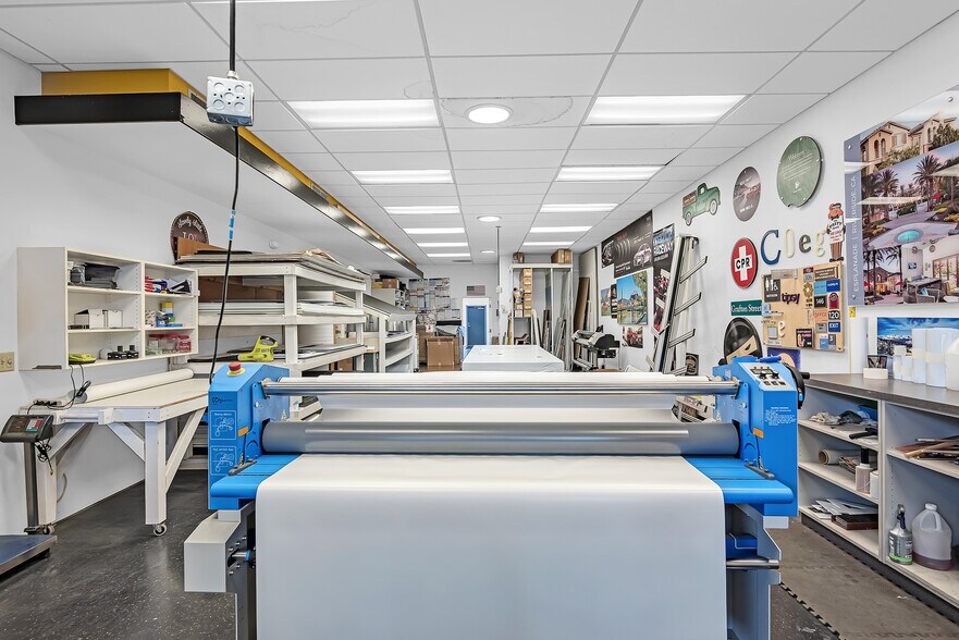 More Photos Of 2409 J St, Sacramento Storefront For Sale