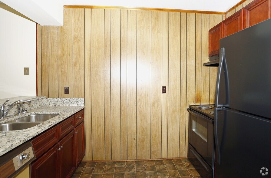 More Photos Of 6535 Summertime Apartments, 6535 Jeffrey Dr, Fayetteville Apartments For Sale