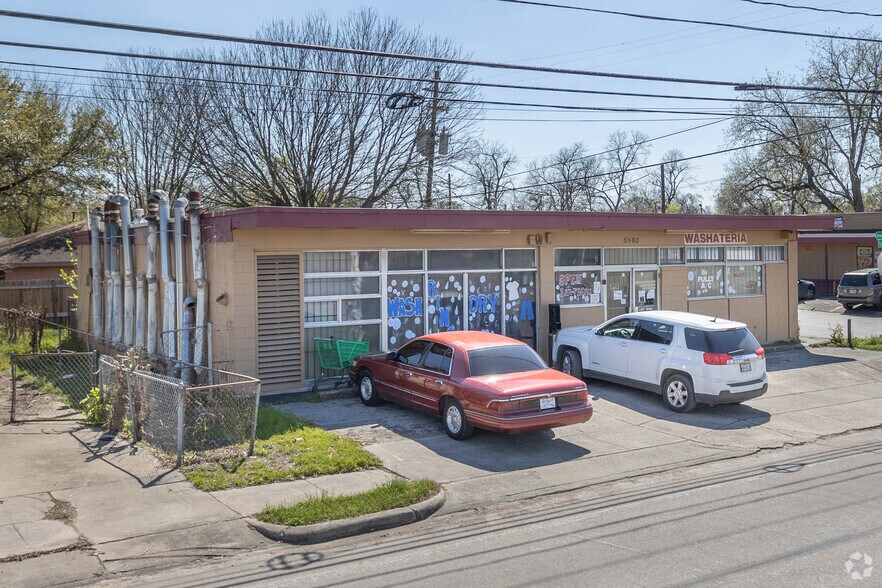 More Photos Of 5602 Cavalcade St, Houston Storefront For Sale