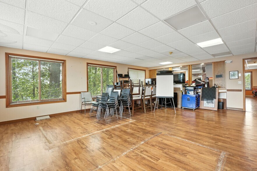 More Photos Of 185 West Ave, Ludlow Medical For Sale