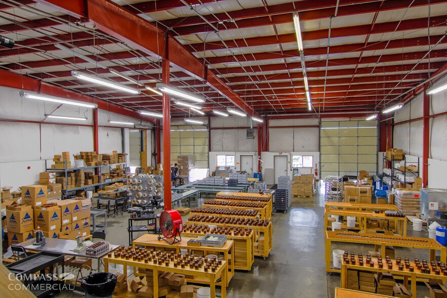 More Photos Of 62980 Boyd Acres Rd, Bend Warehouse For Lease