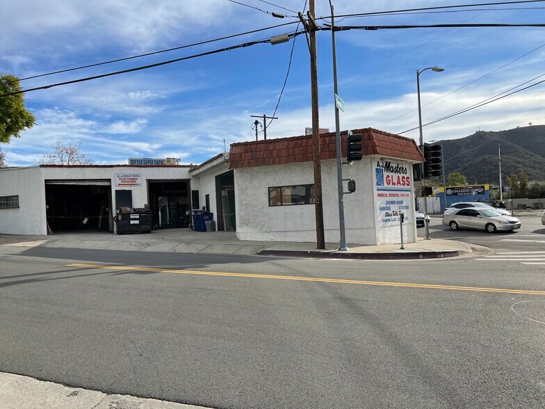 More Photos Of 7639 Foothill Blvd, Tujunga Storefront For Lease